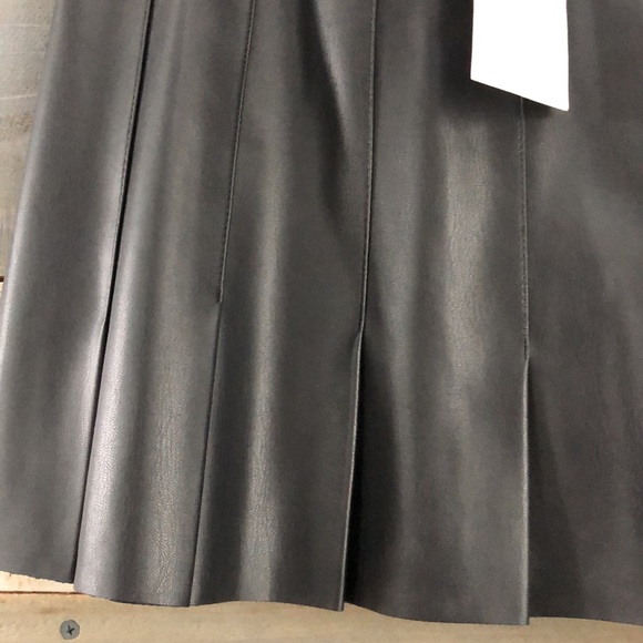 NWT Zara Faux Leather Mini Skirt with Box Pleats - Picture 6 of 10